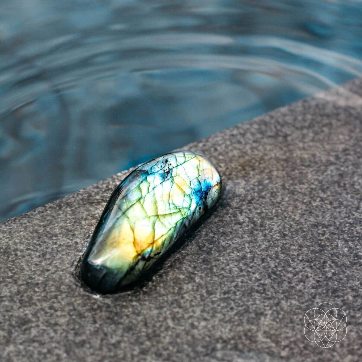 The Mind-Expanding Stone - Labradorite